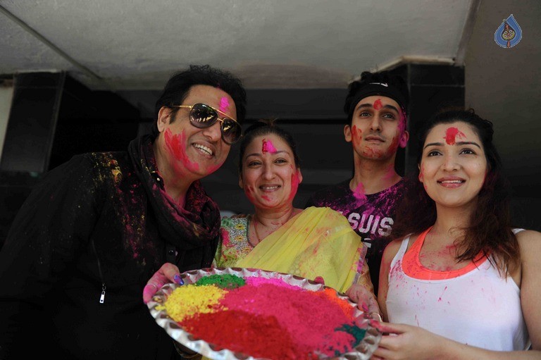 Bollywood Celebrities at Holi Celebrations - 34 / 84 photos