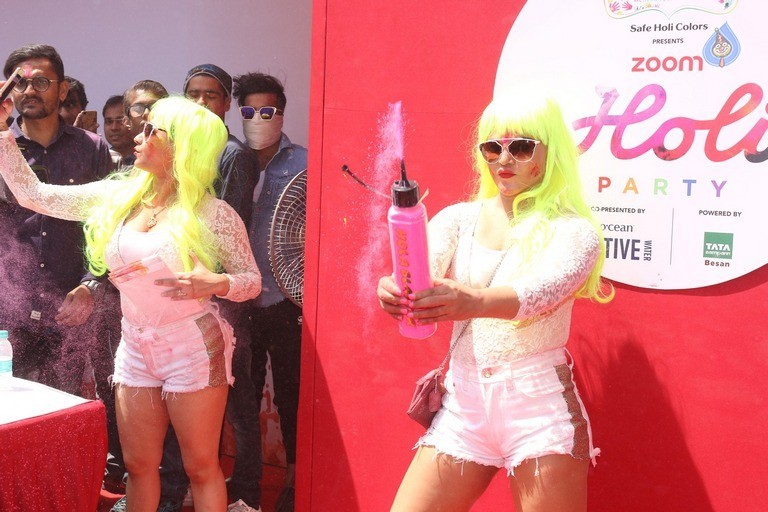 Bollywood Celebrities at Holi Celebrations - 70 / 84 photos