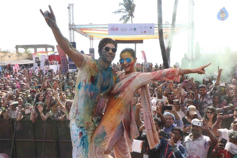 Bollywood Celebrities at Holi Celebrations - 71 / 84 photos