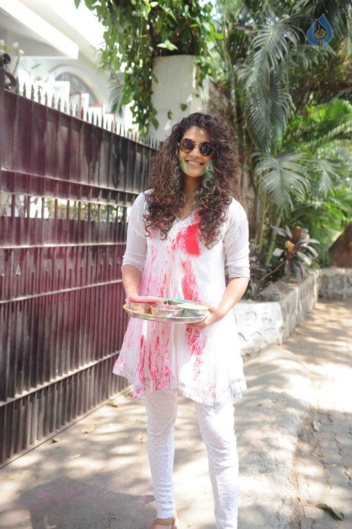 Bollywood Celebrities at Holi Celebrations - 77 / 84 photos