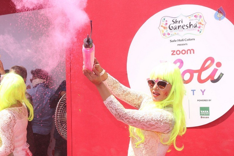 Bollywood Celebrities at Holi Celebrations - 80 / 84 photos