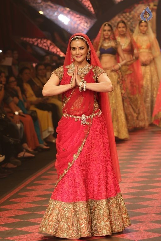 Bollywood Celebrities at IIJW 2015 Fashion Show 1 - 19 / 81 photos