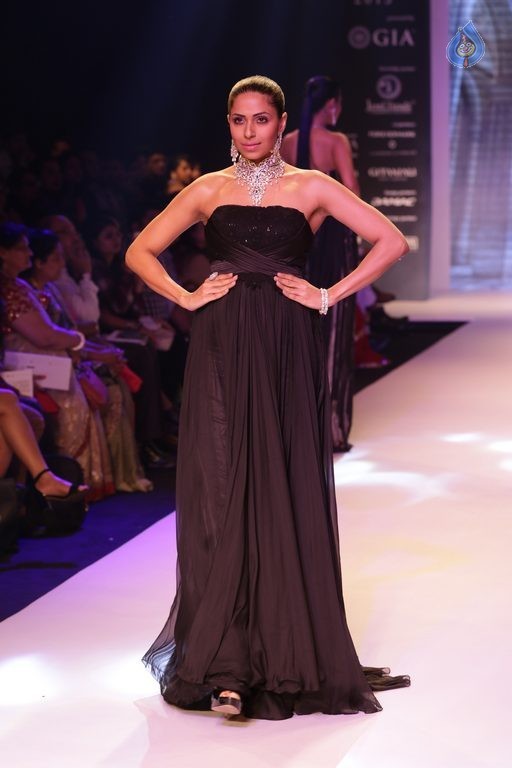 Bollywood Celebrities at IIJW 2015 Fashion Show 1 - 22 / 81 photos