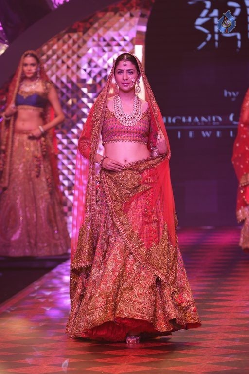Bollywood Celebrities at IIJW 2015 Fashion Show 1 - 40 / 81 photos