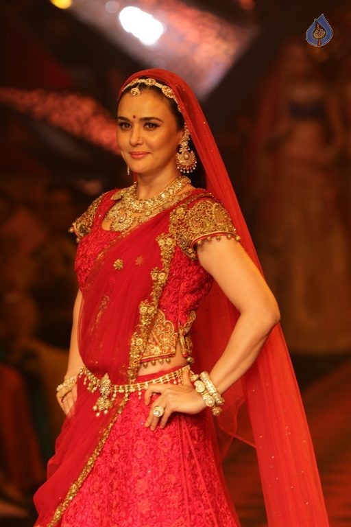 Bollywood Celebrities at IIJW 2015 Fashion Show 1 - 68 / 81 photos