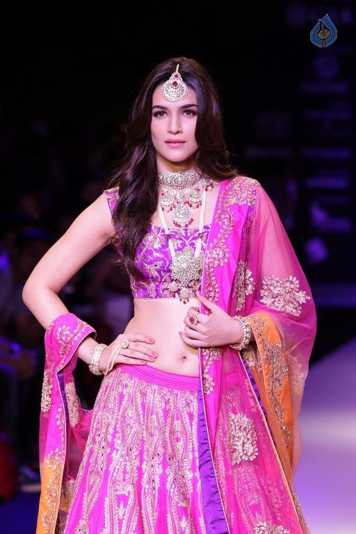 Bollywood Celebrities at IIJW 2015 Fashion Show 1 - 75 / 81 photos