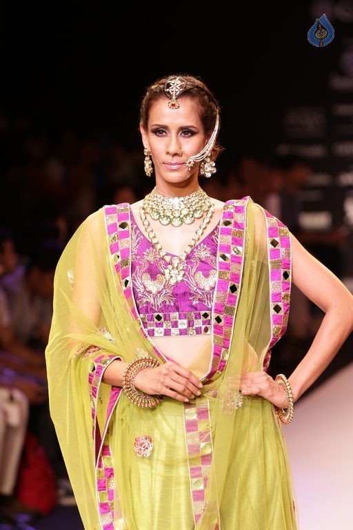 Bollywood Celebrities at IIJW 2015 Fashion Show 2 - 14 / 83 photos