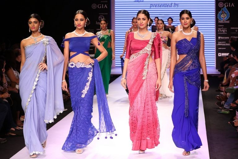 Bollywood Celebrities at IIJW 2015 Show - 18 / 90 photos