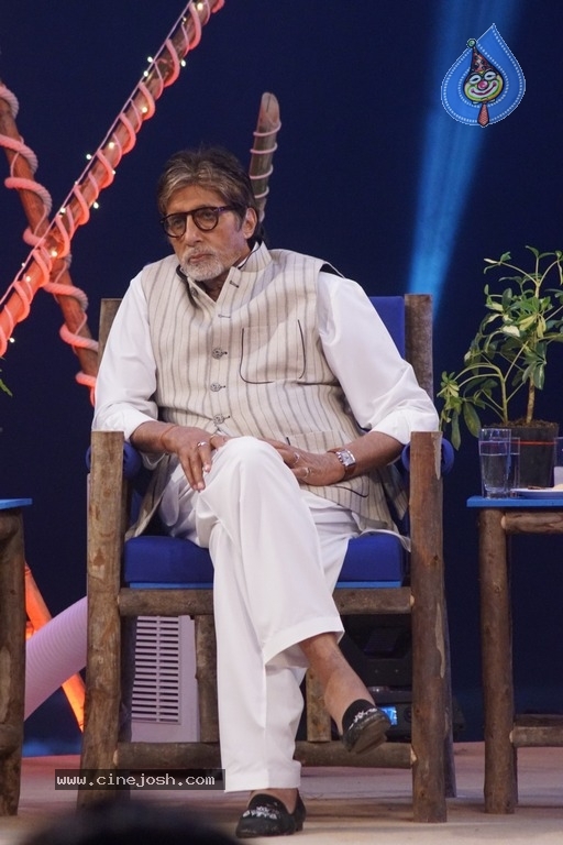 Bollywood Celebrities at Rashtriya Swachhta Diwas - 11 / 35 photos