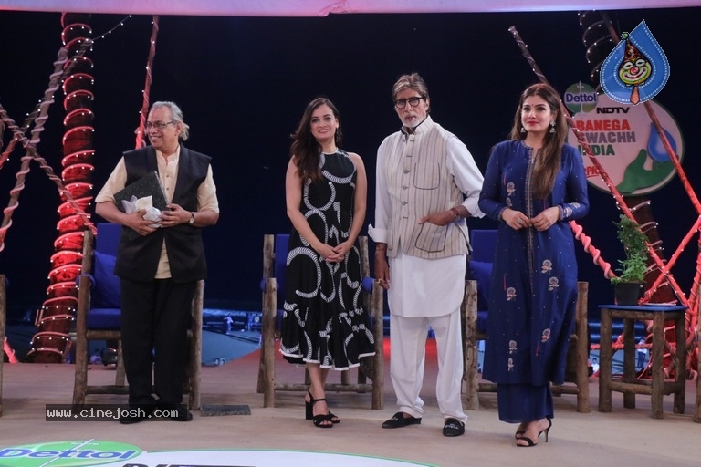 Bollywood Celebrities at Rashtriya Swachhta Diwas - 22 / 35 photos