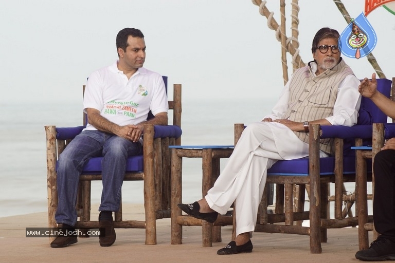 Bollywood Celebrities at Rashtriya Swachhta Diwas - 26 / 35 photos