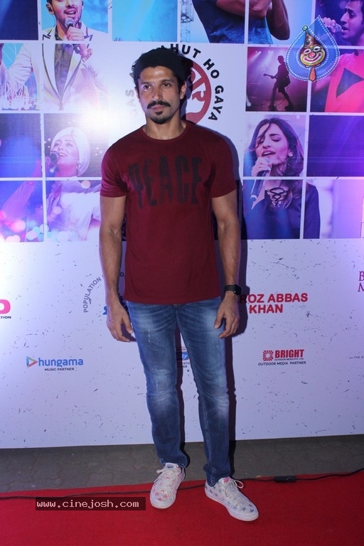 Bollywood Celebrities At The Red Carpet Of Lalkaar - 8 / 12 photos
