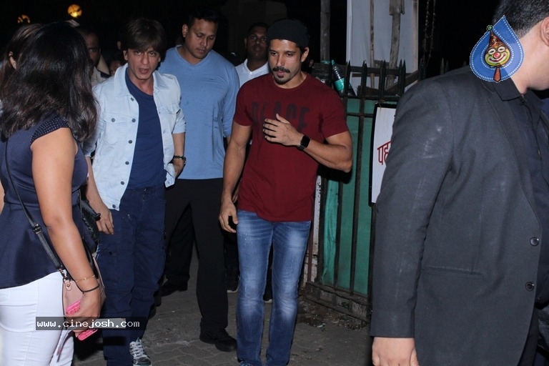 Bollywood Celebrities At The Red Carpet Of Lalkaar - 10 / 12 photos