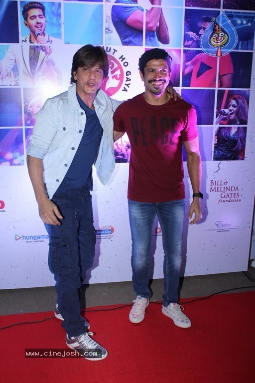 Bollywood Celebrities At The Red Carpet Of Lalkaar - 11 / 12 photos