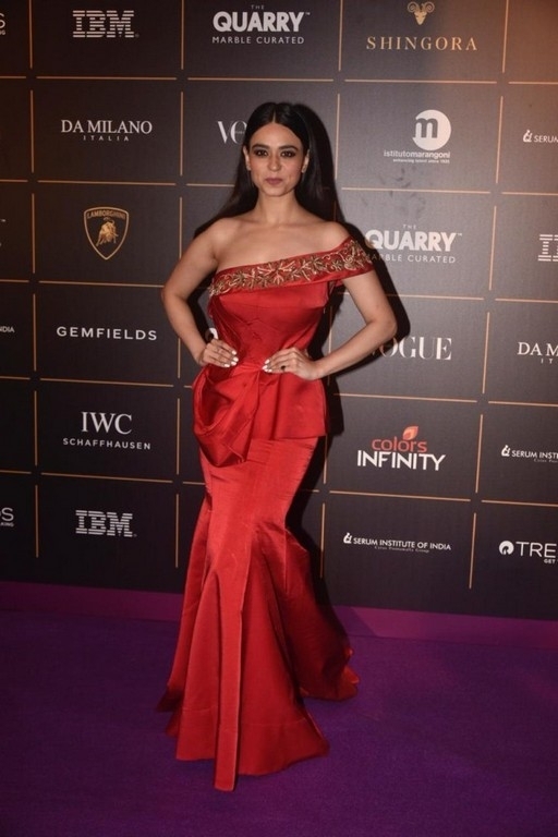 Bollywood Celebrities at Vogue Awards  - 21 / 54 photos
