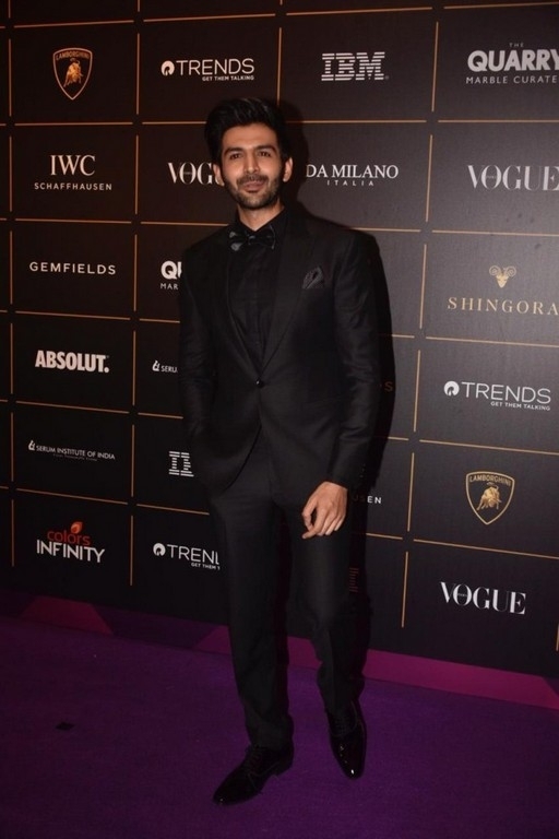Bollywood Celebrities at Vogue Awards  - 38 / 54 photos