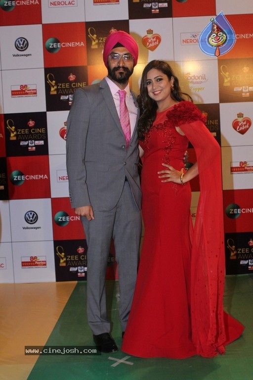 Bollywood Celebrities at Zee Cine Awards 2018 Set 1 - 21 / 63 photos