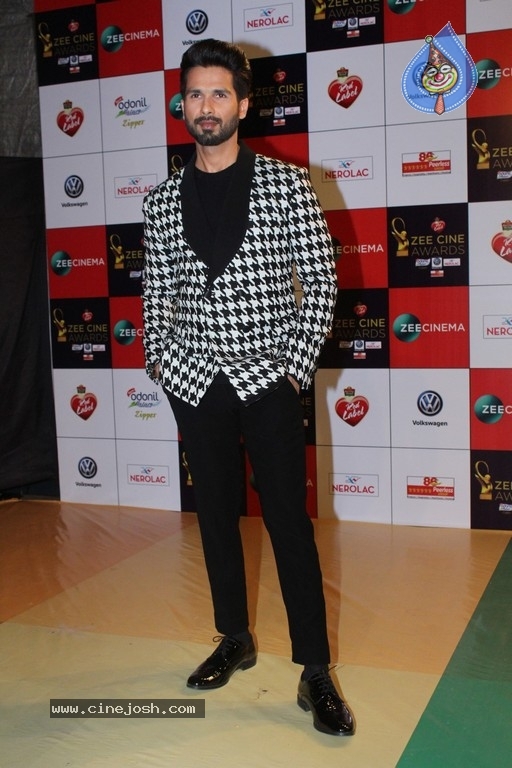 Bollywood Celebrities at Zee Cine Awards 2018 Set 1 - 61 / 63 photos