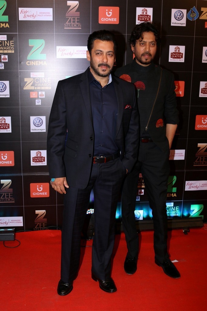 Bollywood Celebrities at Zee Cine Awards Red Carpet - 87 / 92 photos