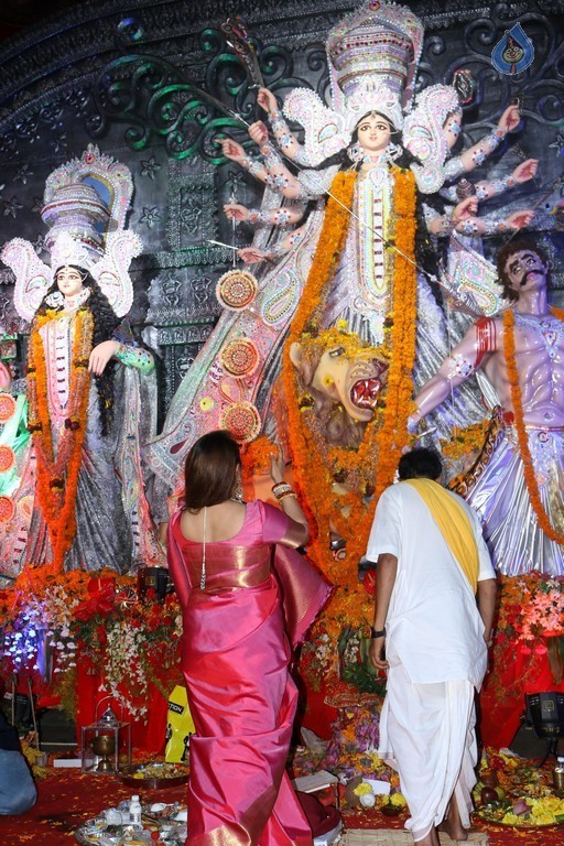 Bollywood Celebrities Attend Durga Pooja - 23 / 41 photos