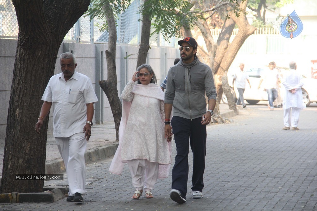 Bollywood Celebrities Cast Their Votes - 23 / 121 photos