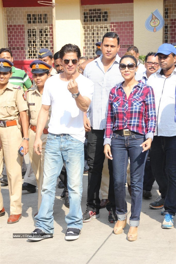 Bollywood Celebrities Cast Their Votes - 35 / 121 photos