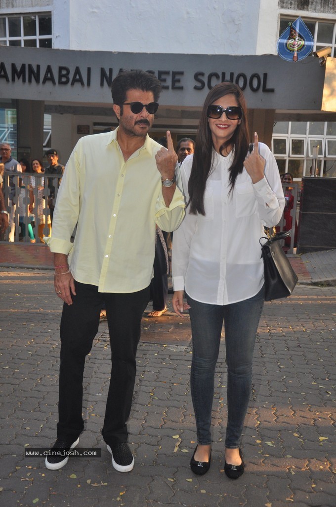 Bollywood Celebrities Cast Their Votes - 53 / 121 photos