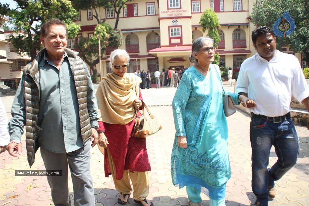 Bollywood Celebrities Cast Their Votes - 58 / 121 photos