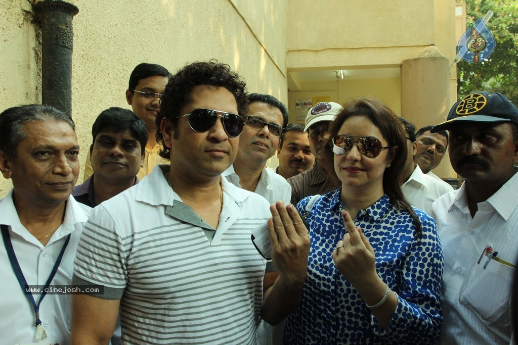 Bollywood Celebrities Cast Their Votes - 62 / 121 photos