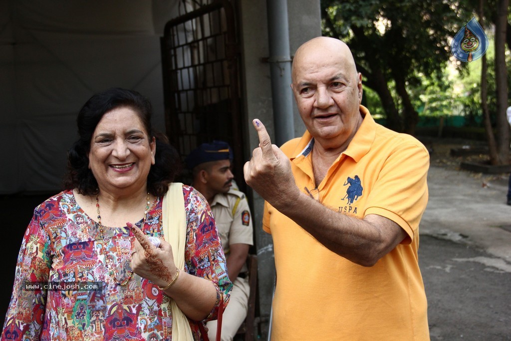 Bollywood Celebrities Cast Their Votes - 65 / 121 photos