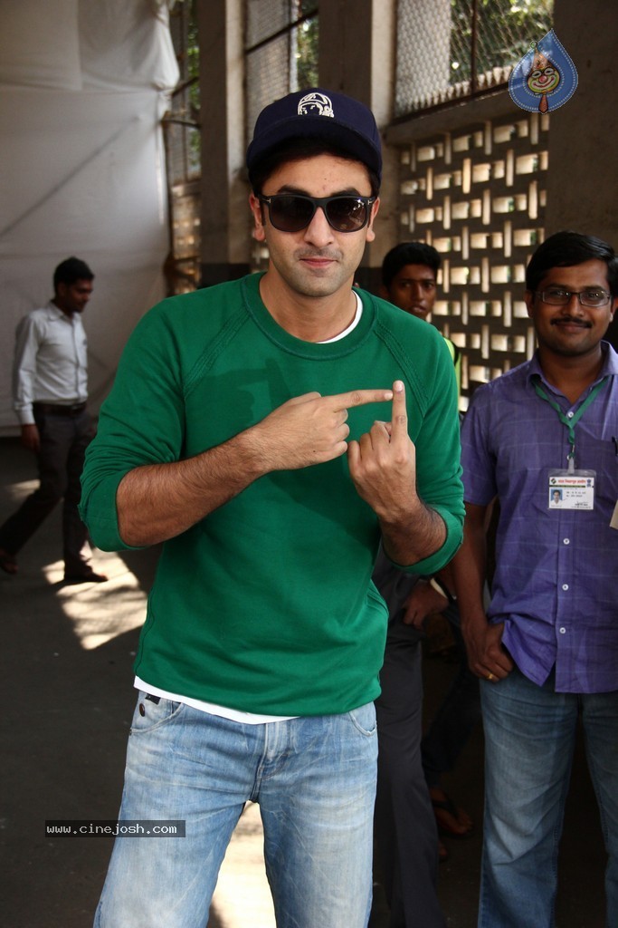 Bollywood Celebrities Cast Their Votes - 91 / 121 photos