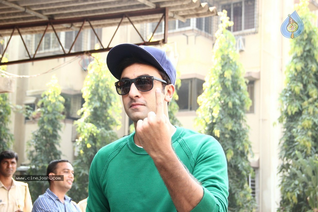 Bollywood Celebrities Cast Their Votes - 97 / 121 photos