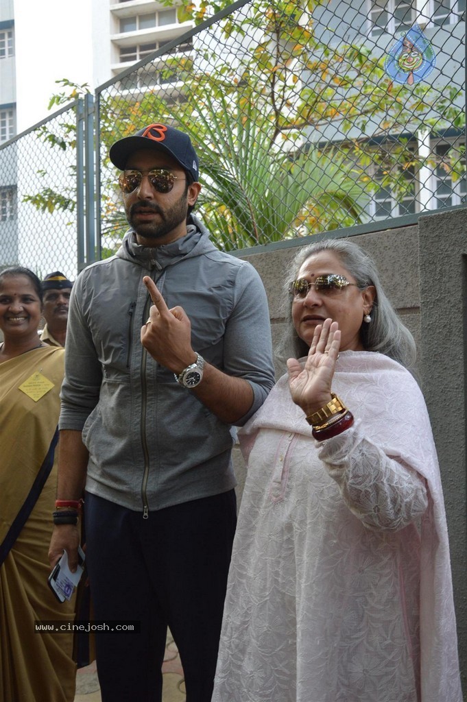 Bollywood Celebrities Cast Their Votes - 121 / 121 photos