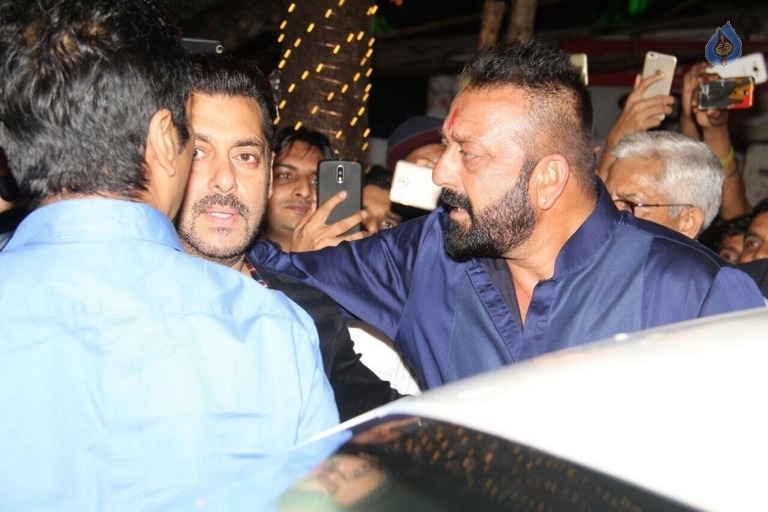 Bollywood Celebrities Celebrates Ganesh Chaturthi Photos - 4 / 53 photos