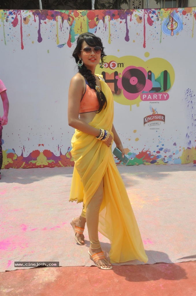 indian actress in holi