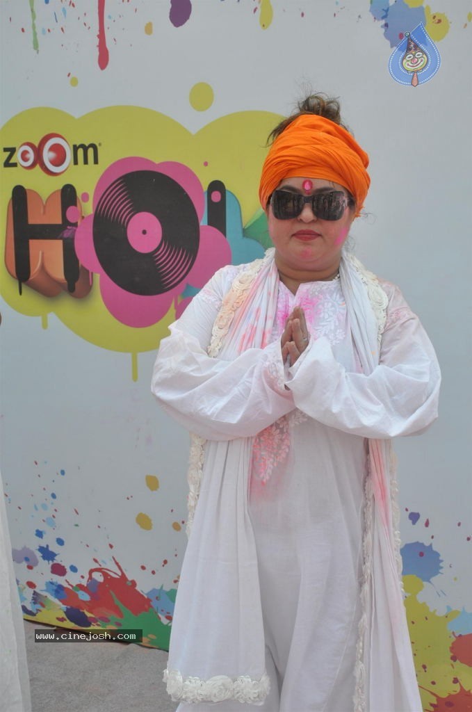 Bollywood Celebrities Celebrates Holi - 96 / 178 photos
