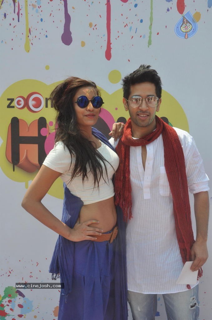 Bollywood Celebrities Celebrates Holi - 126 / 178 photos
