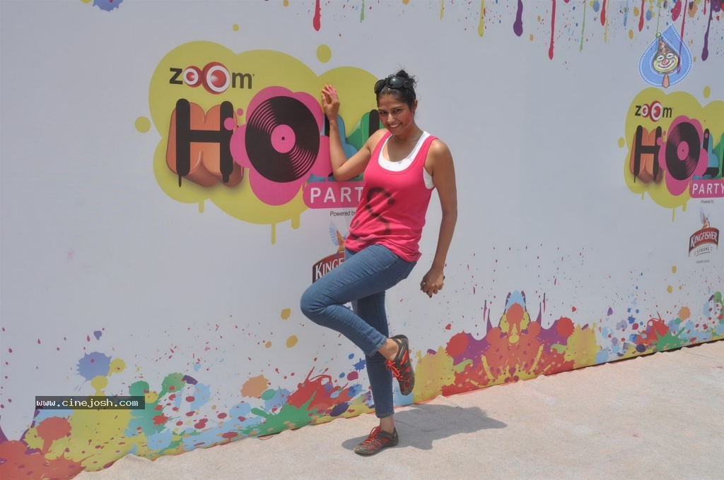 Bollywood Celebrities Celebrates Holi - 131 / 178 photos