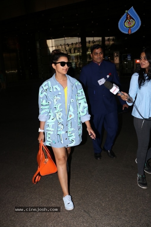 Bollywood Celebrities Spotted at Airport - 3 / 34 photos