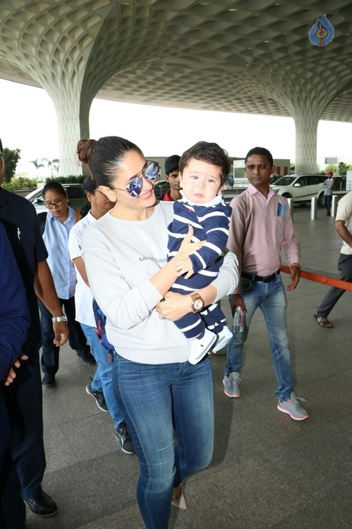 Bollywood Celebrities Spotted at Airport Photos - 7 / 27 photos