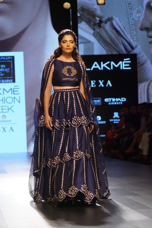 Bollywood Celebrities Walk the Ramp For LFW Winter Festive 2017 - 39 / 55 photos