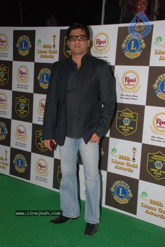 Bollywood Celebs At 16th Lions Gold Awards Function - 8 / 70 photos