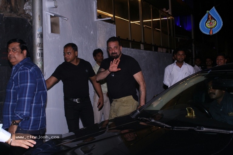 Bollywood Celebs At B Lounge Launch - 4 / 21 photos