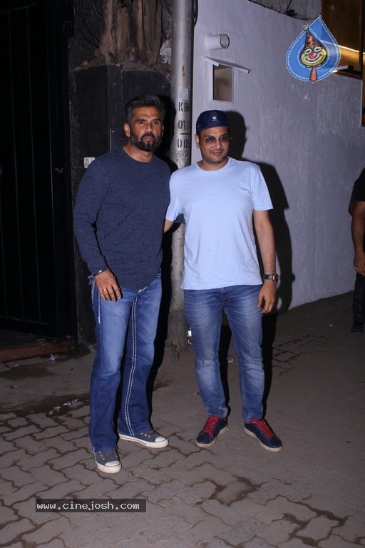 Bollywood Celebs At B Lounge Launch - 17 / 21 photos