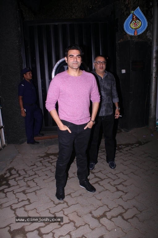 Bollywood Celebs At B Lounge Launch - 19 / 21 photos
