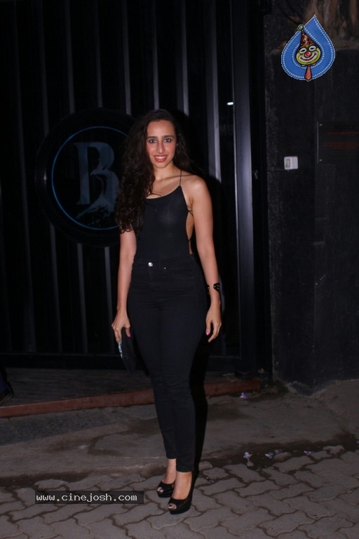 Bollywood Celebs At B Lounge Launch - 21 / 21 photos