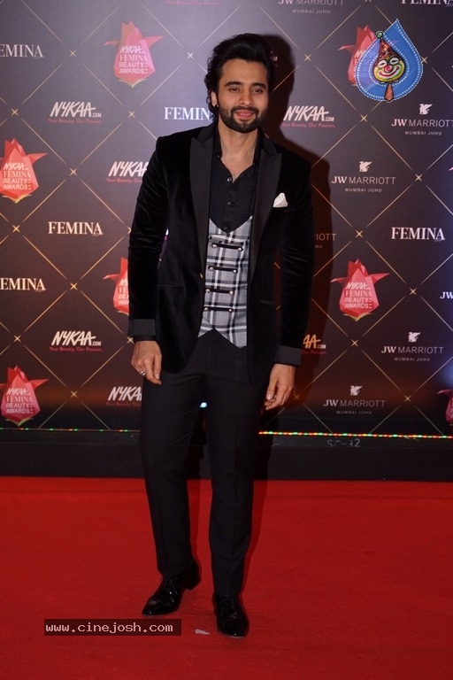 Bollywood Celebs At Femina Beauty Awards 2018 - 24 / 45 photos
