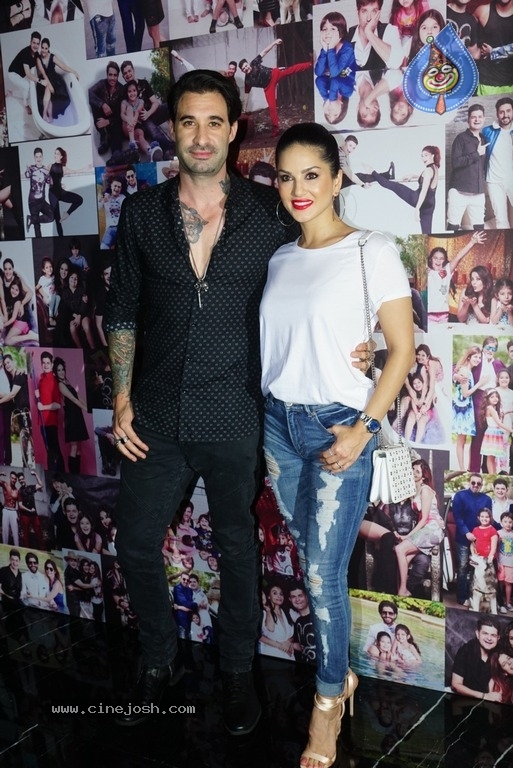 Bollywood Celebs At Launch Of Dabboo Ratnani Calendar 2018 - 17 / 29 photos