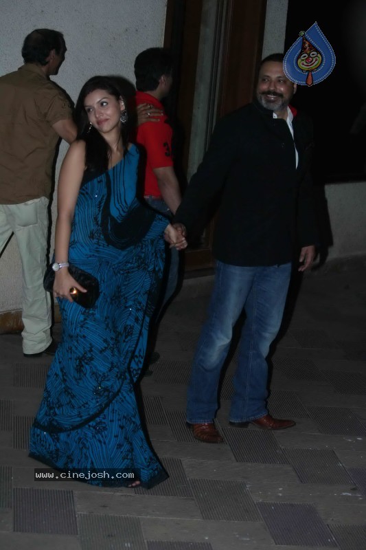 Bollywood Celebs at Sanjay Dutt's Wedding Anniversary Party - 9 / 42 photos