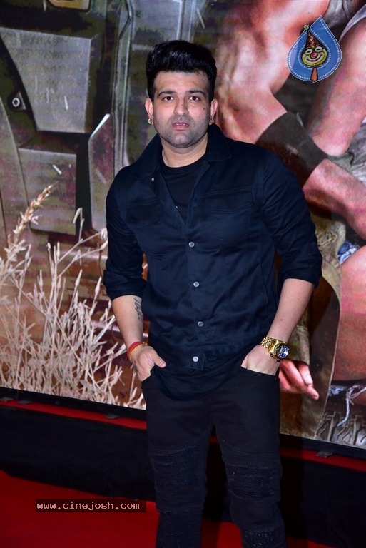Bollywood Celebs At Special Screening Of Baaghi 2 - 33 / 38 photos